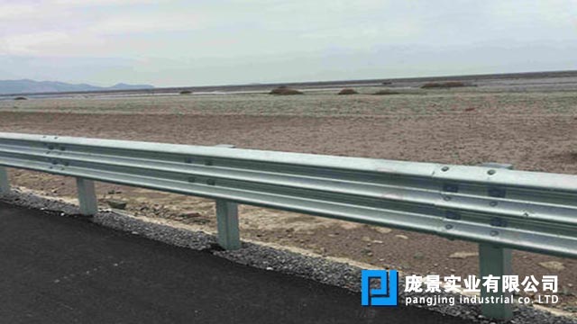 三波护栏.jpg